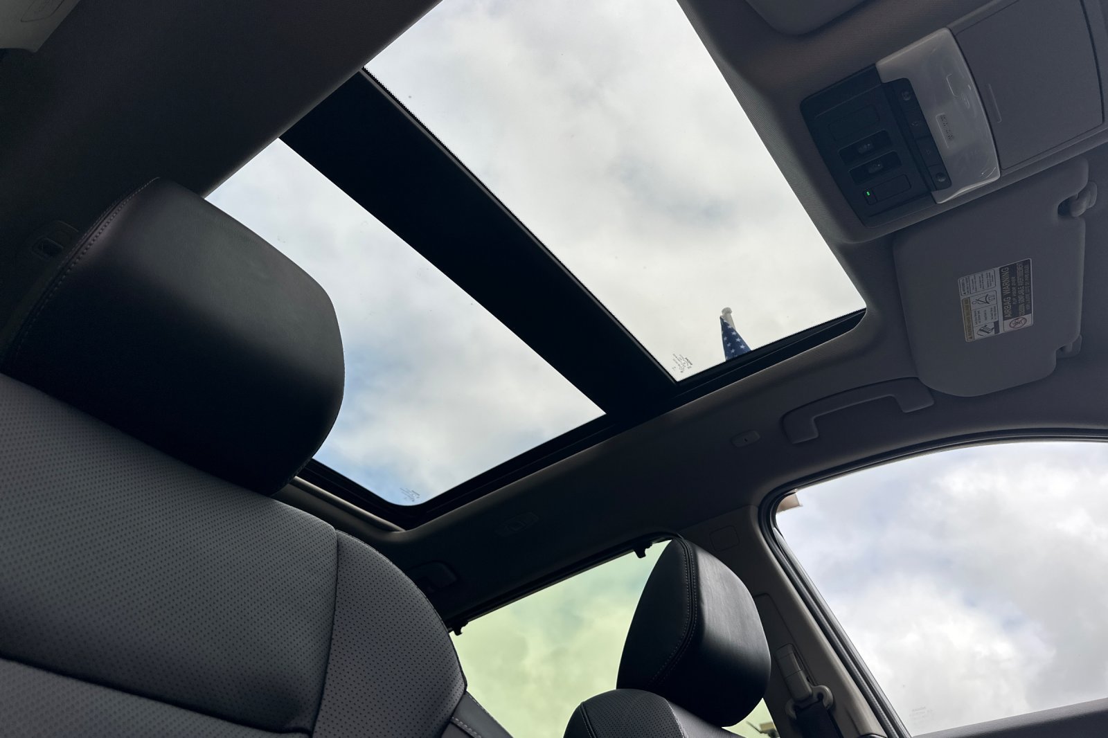 Used 2023 Nissan Rogue Platinum w/ Platinum Premium Package FWD image 16