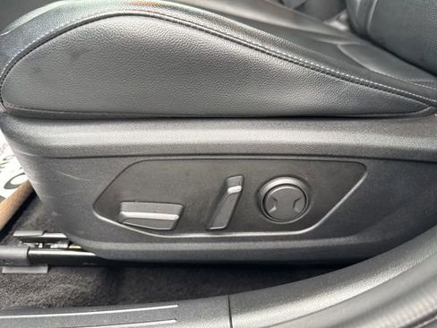 Used 2024 Hyundai Elantra Limited image 25