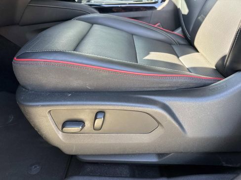 Used 2022 Buick Envision Essence w/ Sport Touring Package FWD image 16
