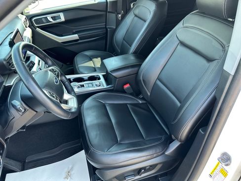 Used 2023 Ford Explorer XLT w/ Equipment Group 202A AWD/4WD image 25