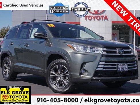 Certified 2019 Toyota Highlander Plus FWD image 1