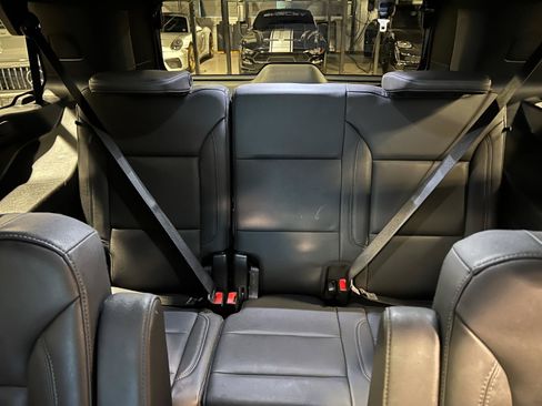 Used 2022 Chevrolet Tahoe Z71 w/ Luxury Package AWD/4WD image 31