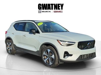 Used 2024 Volvo XC40 B5 Plus w/ Climate Package