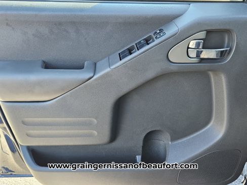 Used 2019 Nissan Frontier PRO-4X image 16