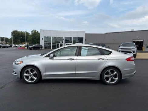 Used 2014 Ford Fusion SE FWD image 4