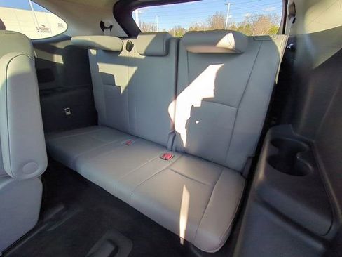 Certified 2025 Toyota Highlander Platinum image 18