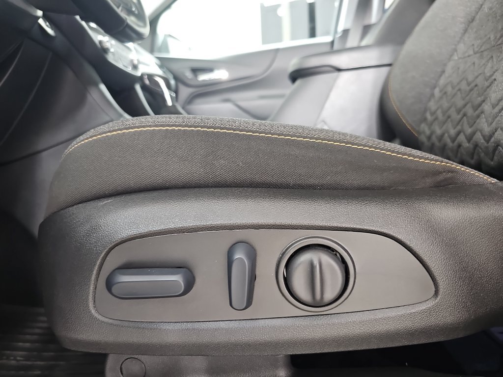 Used 2024 Chevrolet Equinox LT AWD/4WD image 35