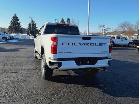 Used 2021 Chevrolet Silverado 2500 High Country w/ Z71 Off-Road Package image 7