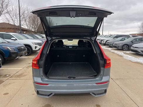 Used 2023 Volvo XC60 B5 Plus w/ Climate Package image 10