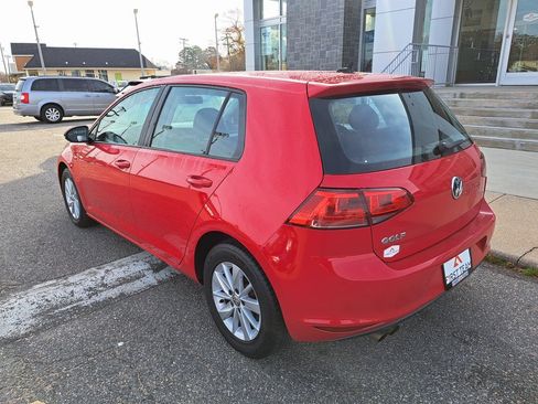 Used 2017 Volkswagen Golf S image 4