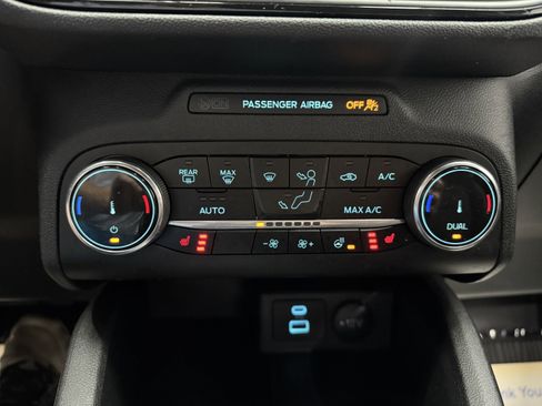 Used 2023 Ford Escape ST-Line image 19