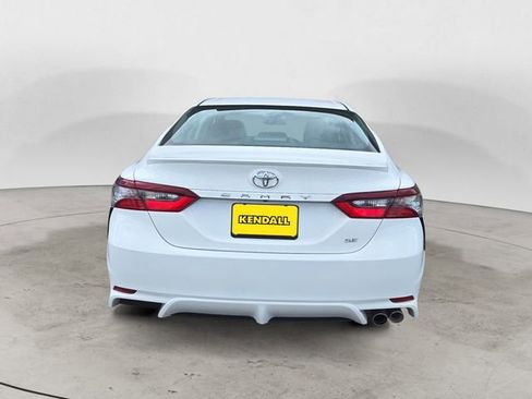 Used 2024 Toyota Camry SE FWD image 4