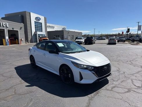 Used 2024 Nissan Sentra SR FWD image 1