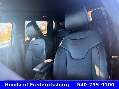 Used 2023 Jeep Compass Trailhawk w/ Trailhawk Elite Group image 19