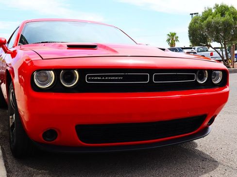 Used 2018 Dodge Challenger SXT RWD image 15