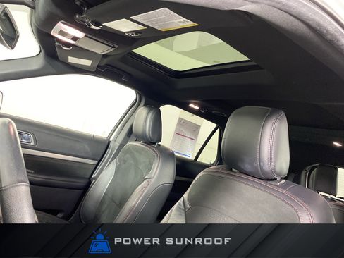 Used 2019 Ford Explorer XLT w/ Equipment Group 202A image 2