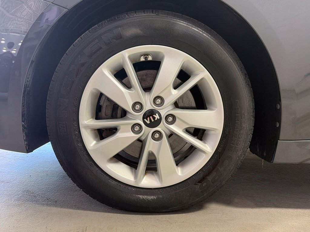 Used 2017 Kia Optima LX FWD image 12