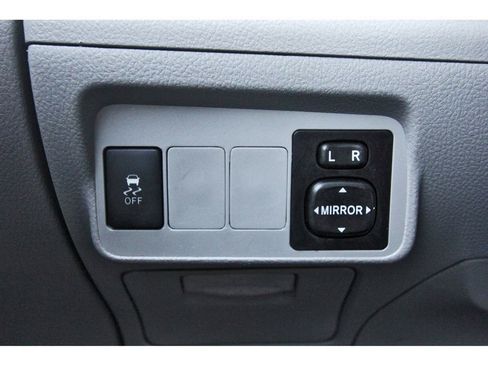 Used 2013 Toyota Corolla LE image 22