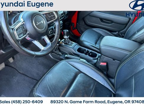 Used 2022 Jeep Wrangler Unlimited Sahara w/ Cold Weather Group image 11