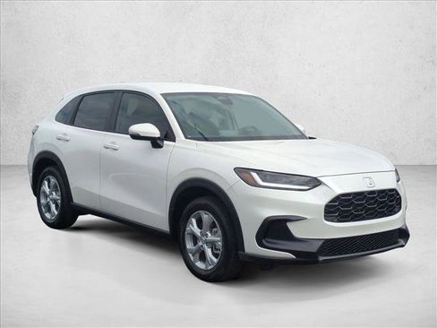 Used 2025 Honda HR-V LX image 3