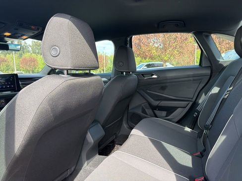 Used 2025 Volkswagen Jetta Sport image 9