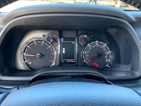 Used 2023 Toyota 4Runner SR5 AWD/4WD image 24