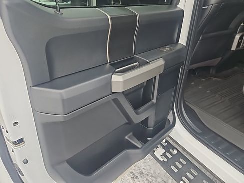 Used 2018 Ford F150 Raptor w/ Equipment Group 801A Mid image 19