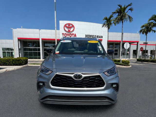 Certified 2022 Toyota Highlander XLE FWD image 2