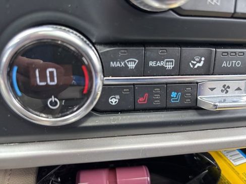 Used 2022 Ford Expedition Limited image 10