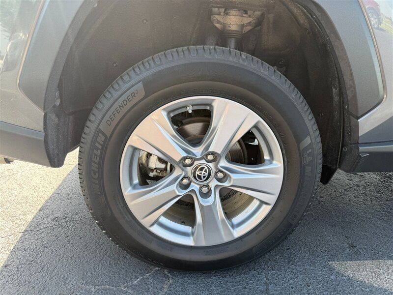 Used 2023 Toyota RAV4 LE AWD/4WD image 23