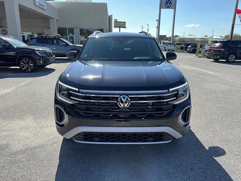 New 2026 Volkswagen Atlas Peak Edition AWD/4WD image 2