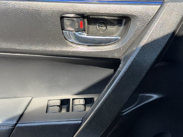 Used 2017 Toyota Corolla SE FWD image 21