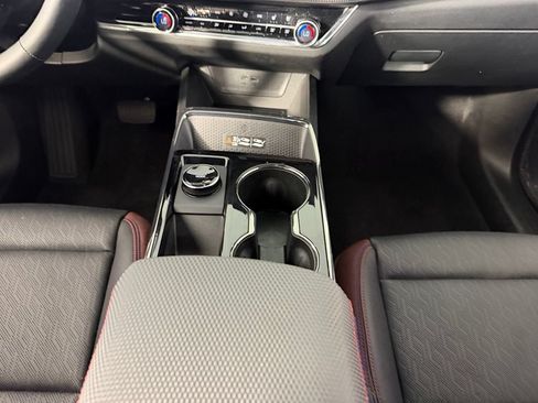 Used 2025 Chevrolet Equinox RS w/ Safety and Technology Package FWD image 17