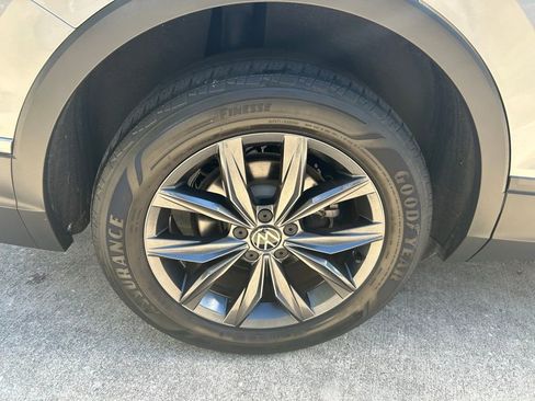 Used 2022 Volkswagen Tiguan SE image 26