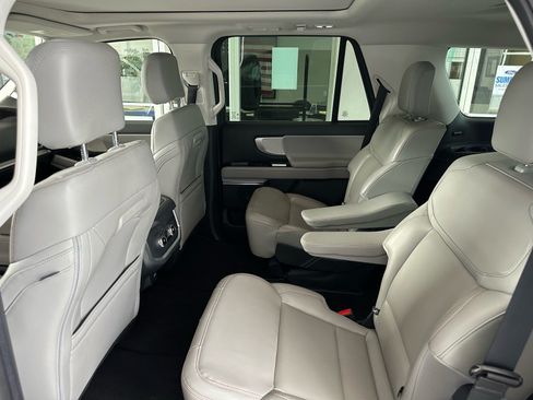 Certified 2025 Ford Expedition Active AWD/4WD image 21
