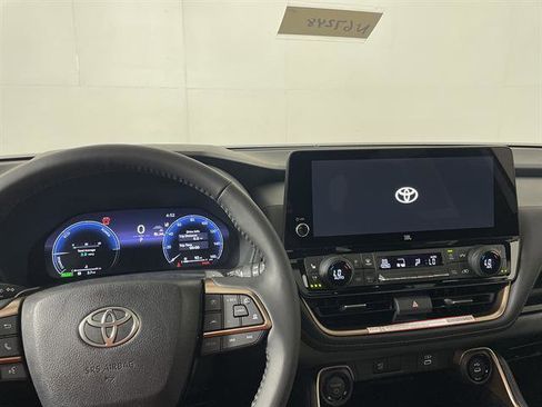 New 2026 Toyota Grand Highlander AWD Hybrid image 17