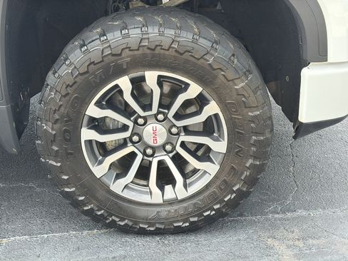 Used 2021 GMC Sierra 1500 AT4 w/ Technology Package AWD/4WD image 37
