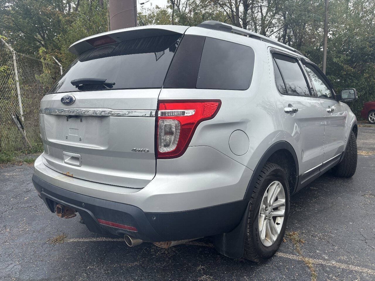 Used 2013 Ford Explorer XLT AWD/4WD image 3