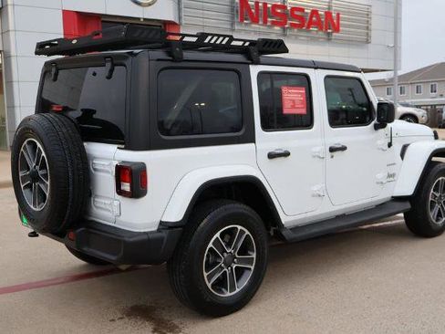 Used 2023 Jeep Wrangler Unlimited Sahara AWD/4WD image 8