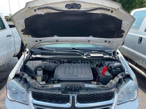 Used 2013 Dodge Grand Caravan SE FWD image 23