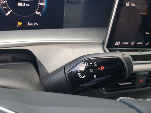 New 2025 Volkswagen Tiguan SE AWD/4WD image 28