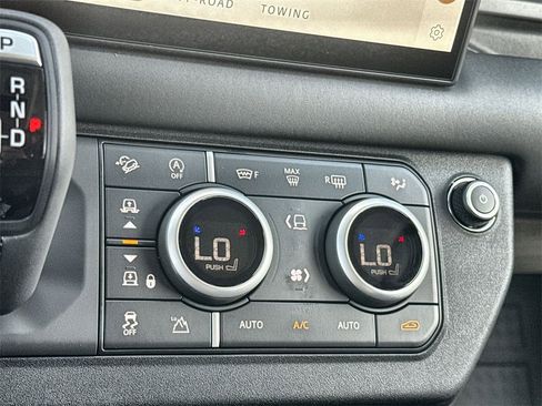 Used 2025 Land Rover Defender 110 S image 20
