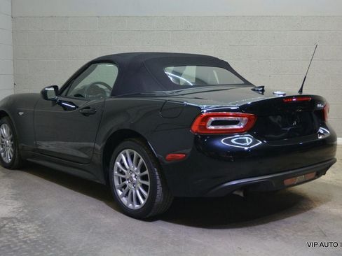 Used 2018 FIAT 124 Spider Classica w/ Technology & Siriusxm Group RWD image 9