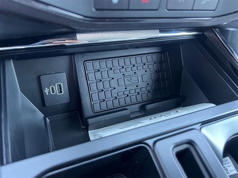 New 2025 Ford F150 Lightning Platinum image 29