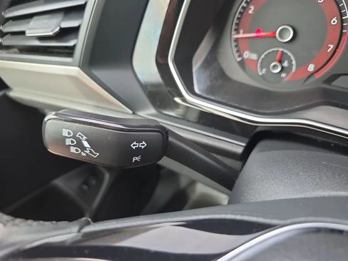 Used 2019 Volkswagen Jetta SE w/ Cold Weather Package image 21