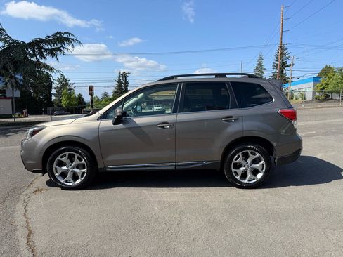 Used 2017 Subaru Forester 2.5i Touring AWD/4WD image 3