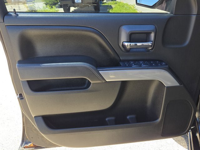Used 2017 Chevrolet Silverado 1500 LT w/ Midnight Edition AWD/4WD image 18