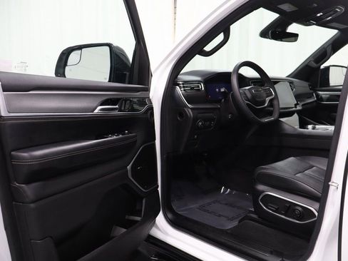 Used 2023 Jeep Wagoneer Series II image 10