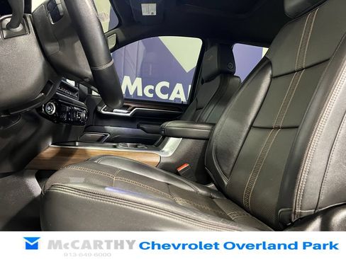 Used 2024 Chevrolet Silverado 3500 High Country w/ Technology Package AWD/4WD image 28
