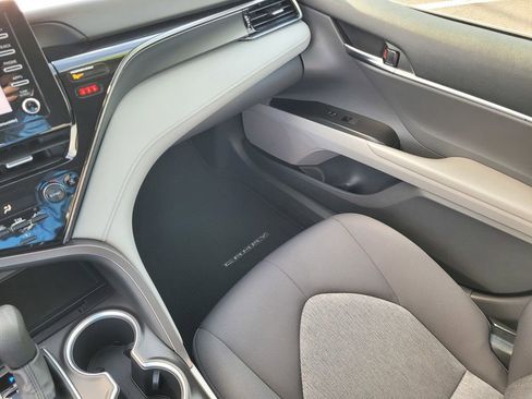 Used 2022 Toyota Camry LE w/ Carpet Mat Package (TMS) FWD image 9